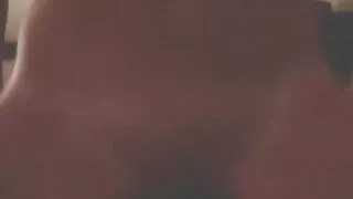 Divas biseksuālas sekss pa telefonu sievietes mēģina gailis un seksu ar mustachioed vīrieti.