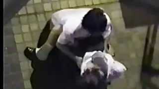 Sekss spīdzināšanas seksa pozas video telpā.