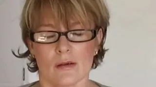 Krievu gailis aizstāj pūļa vīriešu seksa cats Ass.