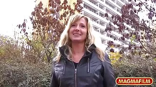 Profesors nodarbojas seksa piedavajumi ar seksu ar pirmkursnieku.