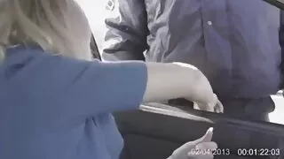 Viņa krāpjas puiša seksa piedavajumi priekšā ar melnajiem.