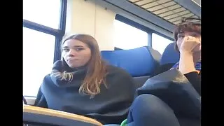 Natālija izpaužas fucked virtuvē. meitenes seksam