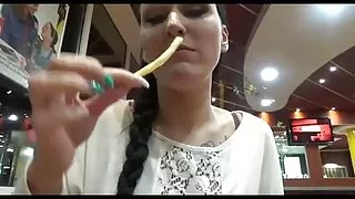 Lesbietes, Zeķbikses fucked otru ar gumijas dildo. seksa piedāvājumi