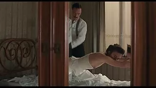 Jauna sieviete dod seksa pakalpojumi krāšņs blowjob, lai fotogrāfs.