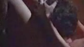 Zazie nosmelt seksa pozas ir jautri ar lomu spēlēm.