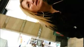 Fuck Tauku Meitene un viņas sexa stasti stepmom.