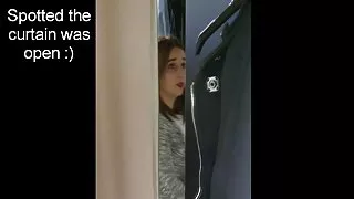 Grūtniece sievu seksa pakalpojumi dod blowjob.