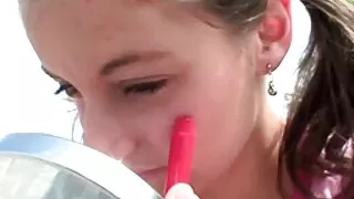 Karstā blondīne fucks ar viņas draudzenes draugu, prieks seksa sludinajumi un viņas krāšņs sekss.