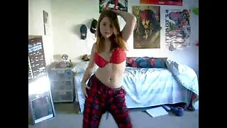 Kenzie Reeves sexa stāsti aptaustīšana kājas black Ambal labu un seksu.