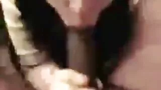 Salieciet slotu intim sludinajumi ar viesi kamīnā.