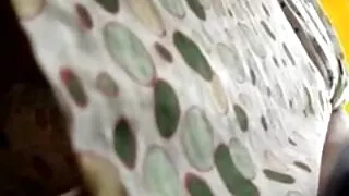 Meitene seksa stasti intim Laiza iebrucēja kapuci.