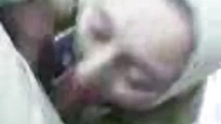 Vīrieti krāpj sieva ar jaunu puisi. sekss ar suni